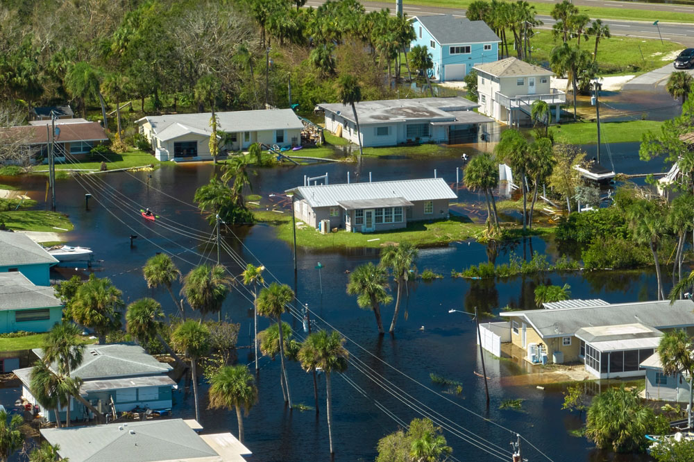 Surrounded,By,Hurricane,Ian,Rainfall,Flood,Waters,Homes,In,Florida